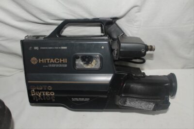 vintaz-kamera-HITACHI-VM-3200E-me-tsanta
